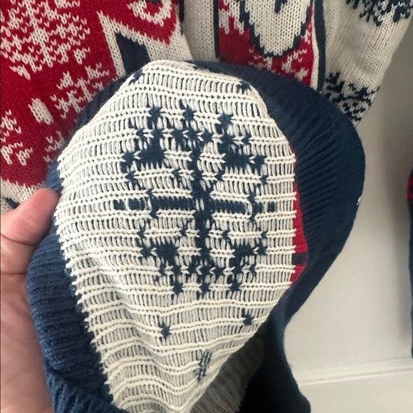 MTV Holiday Sweater - Picture 4 of 5